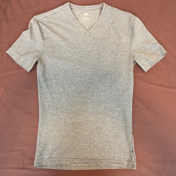 H&M slim fit t-shirt - Picture 1 of 6